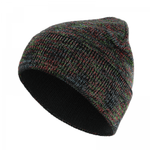 Chapeau en tricot réfléchissant arc-en-ciel